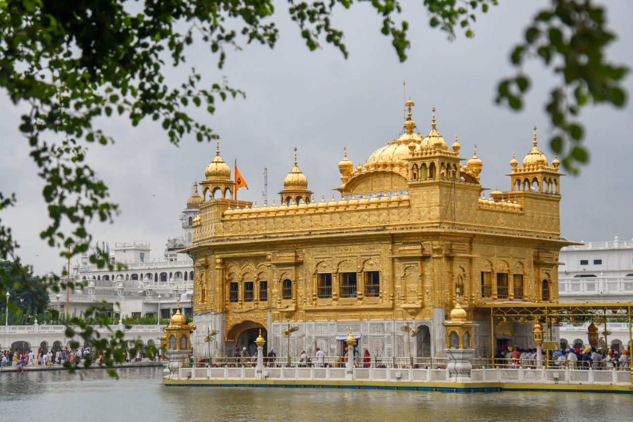 2,400+ Golden Temple India Stock Photos, Pictures & Royalty-Free Images -  iStock | India market, Gold temple india